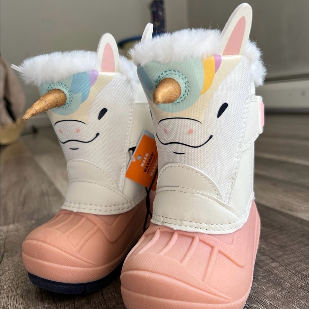 Snow boots
